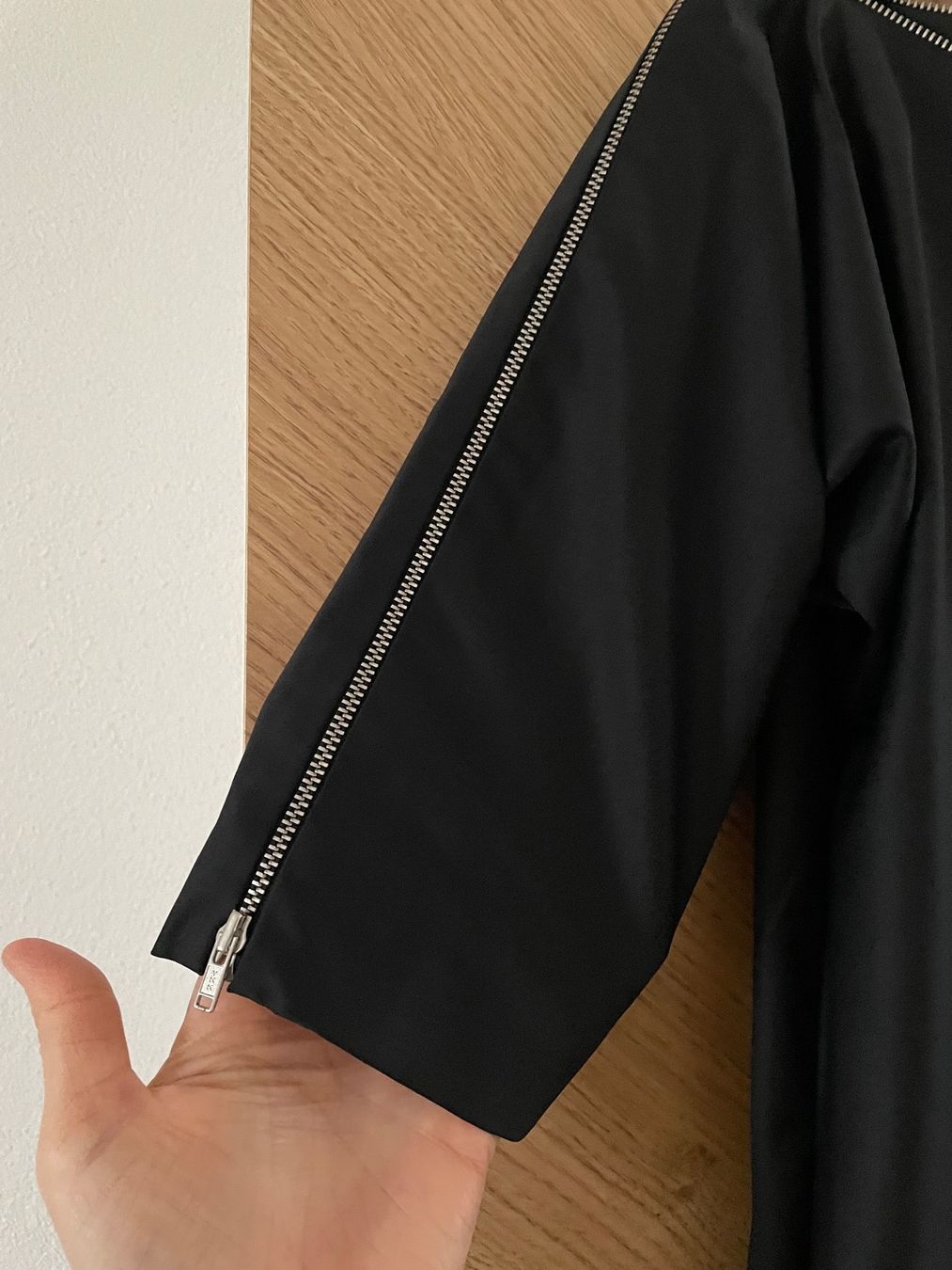 Cos Vestiti: Neu Cos Kleid – Nuovo e nell'imballaggio originale da Felben-Wellhausen venduto da begean 1