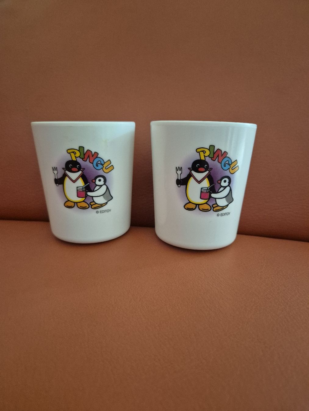 Tassen: 2 herzige Pingubecher Kunststoff – Gebraucht aus Bassersdorf von Seaworld06