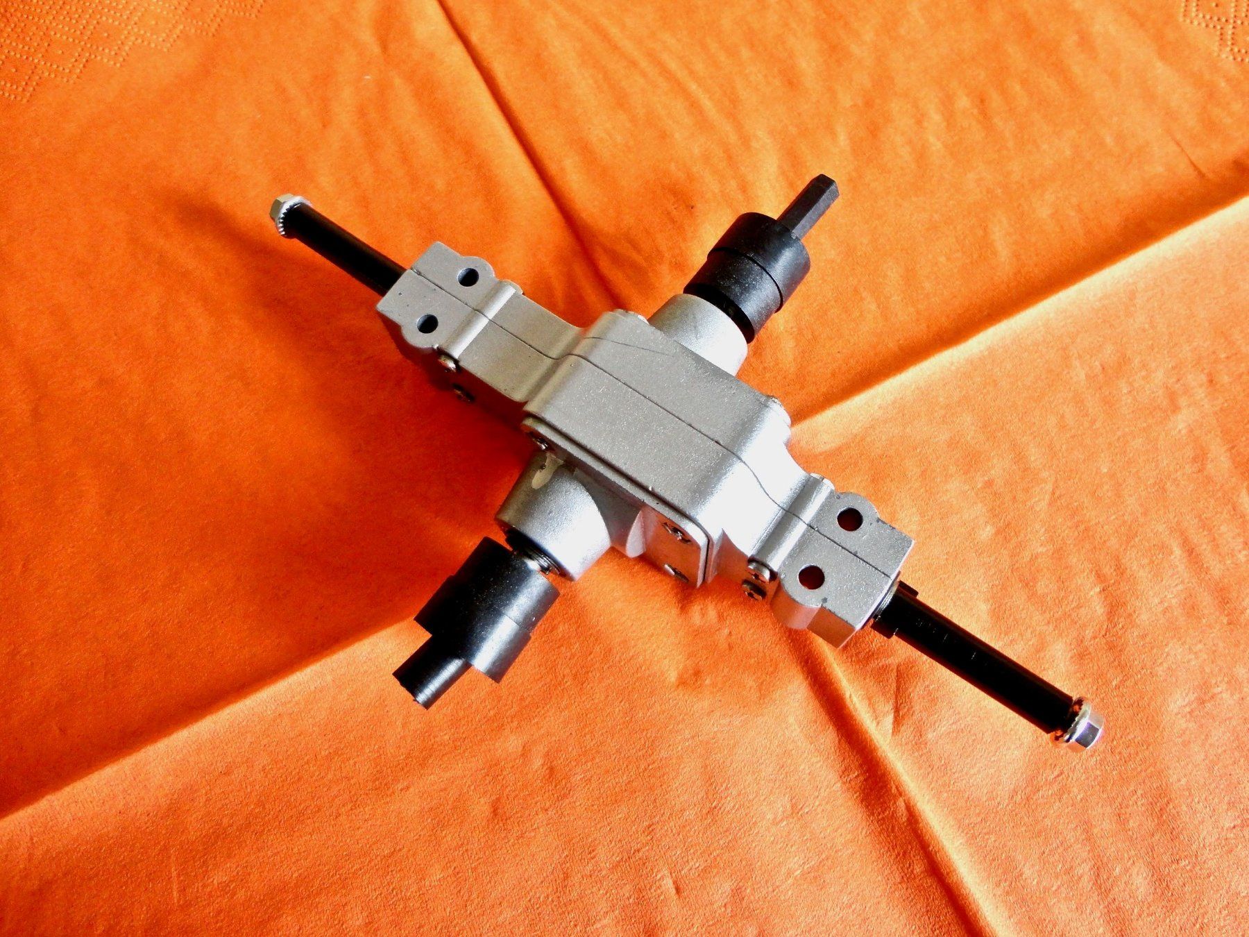 Wedico Modellismo RC: Wedico Metall Differential mit Durchtrieb, Untersetzung: 2:1 – Usato da Dottikon venduto da Facehugger2012 6