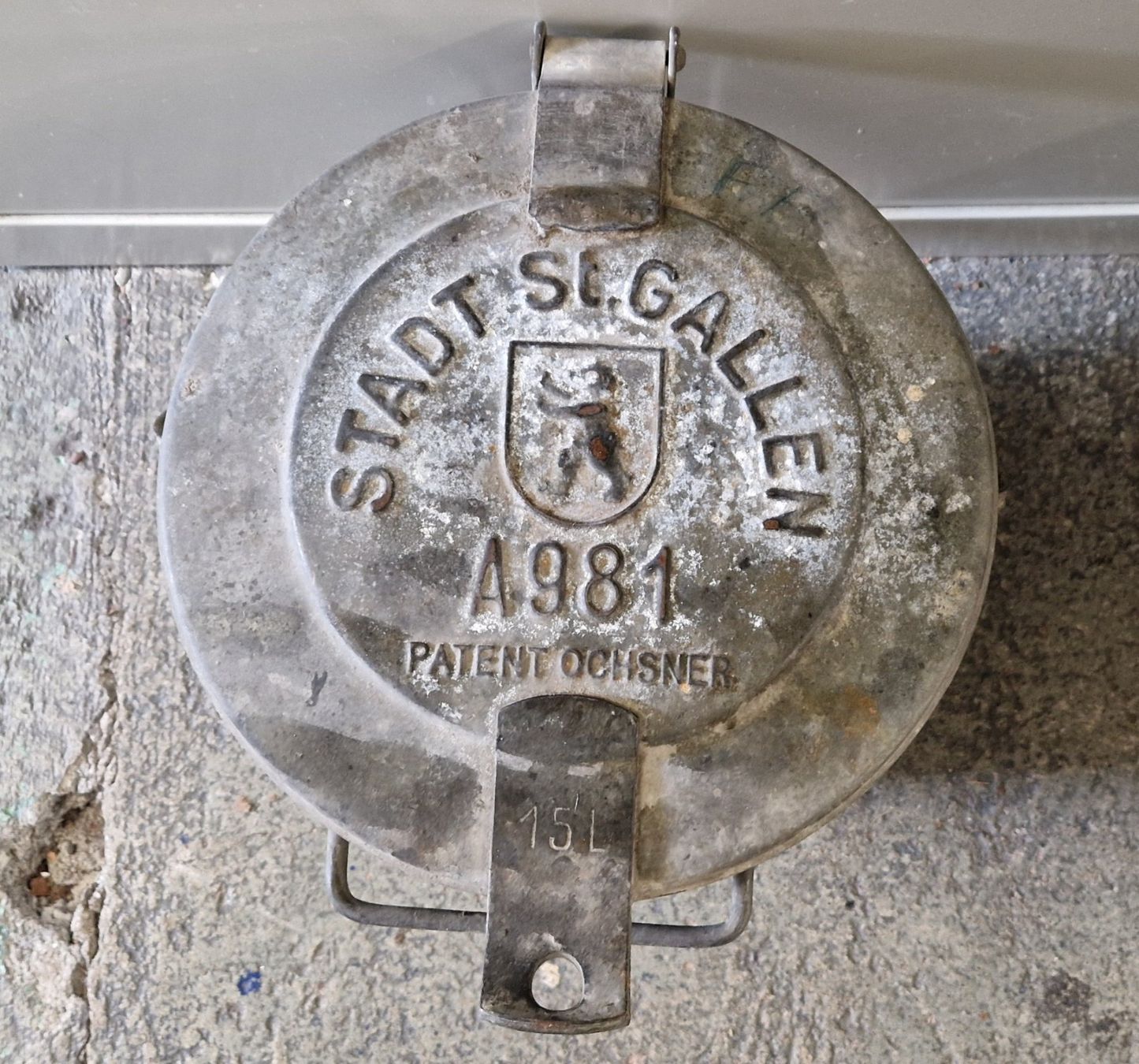 Ochsner Abfalleimer: PATENT OCHSNERKÜBEL STADT ST.GALLEN – Gebraucht aus Bilten von Mic2022 1