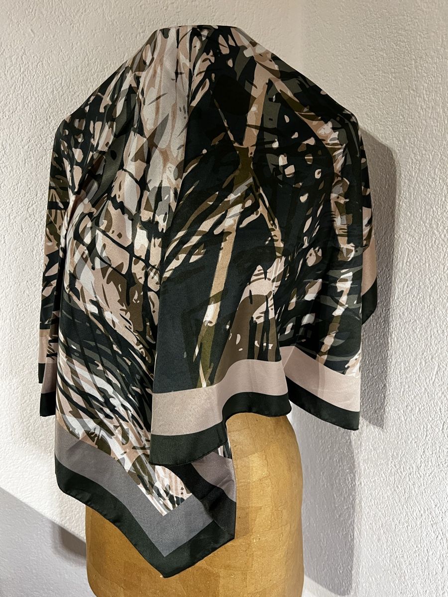 Foulards & écharpes: Foulard  – D'occasion à St-Pierre-Clages par ste_xk6p 3