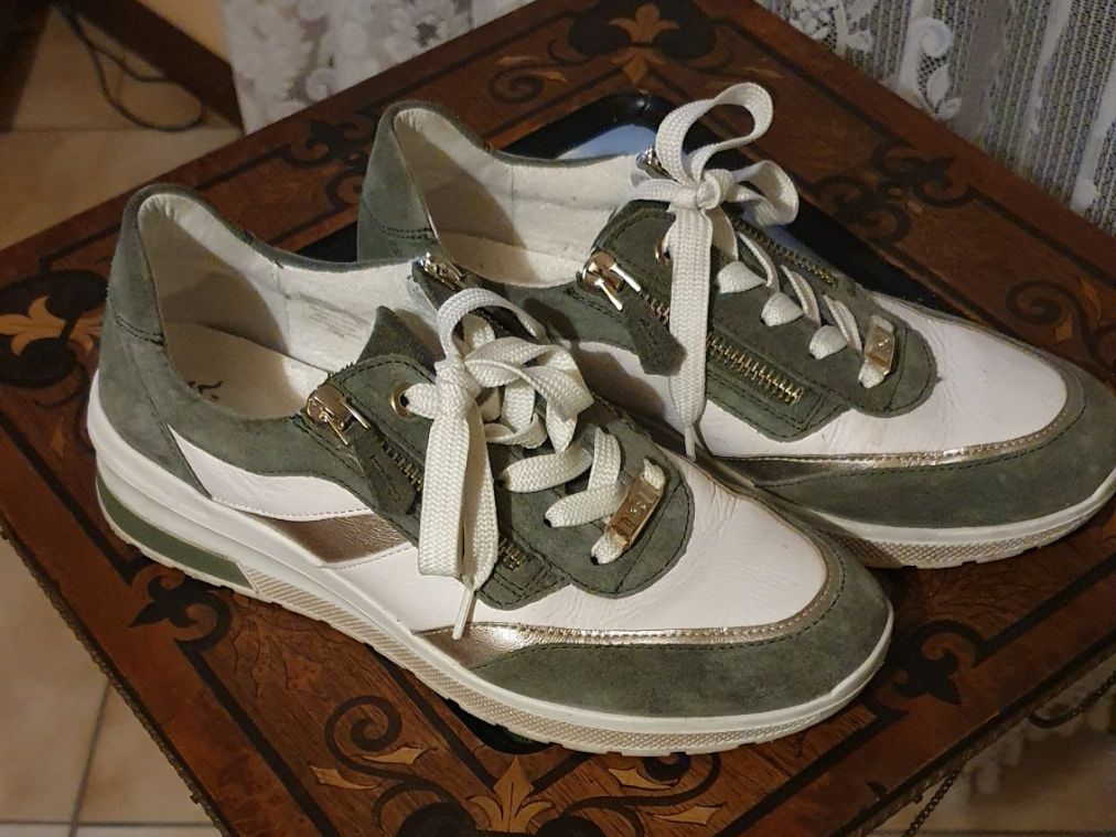 Ara Chaussures femmes: Très belles baskets Ara Neaple  Taille 40 – D'occasion à Erde par zakleblanc