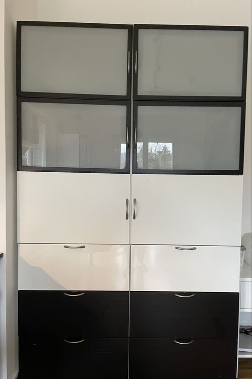 Moderner Ikea Schrank , schwarzweiss, viel Stauraum! Kaufen auf Ricardo