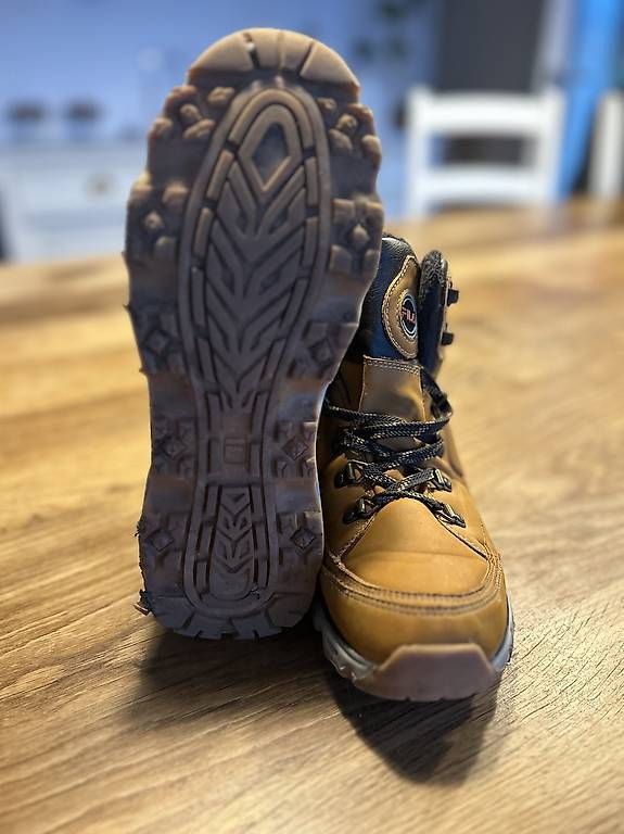 Scarpe per ragazzi: Fila Winterstiefel Winterschuh Gr. 38 – Usato da steffisburg venduto da stefanruoff 1