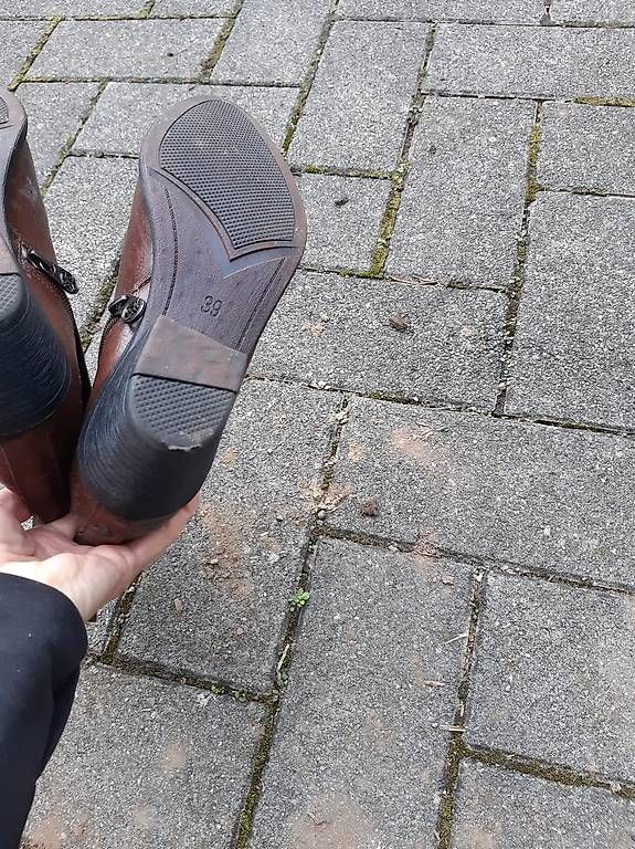 Scarpe da donna: Winterstiefeli – Usato da Nebikon venduto da Haidihooo 1