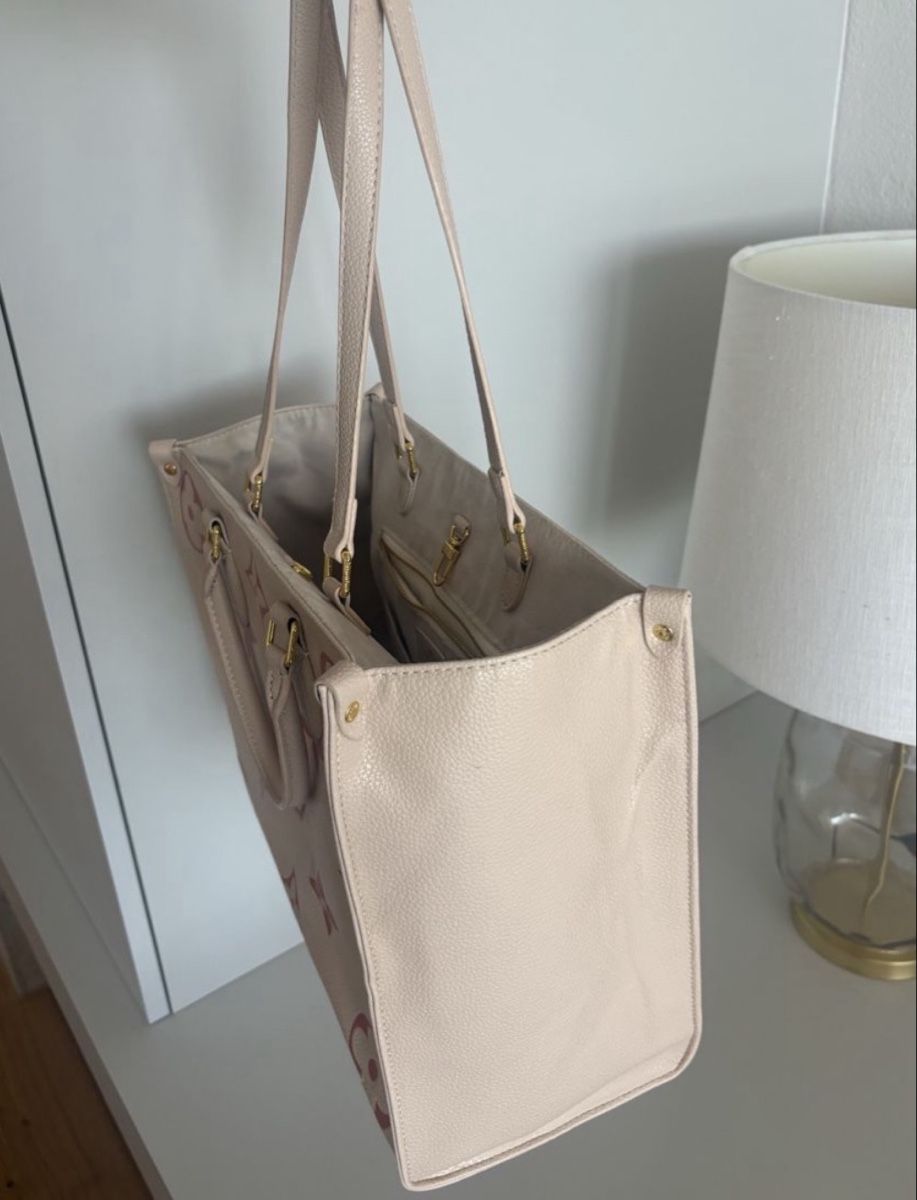Taschen für Damen: Bag in Pale Beige Colour   – Neu (gemäss Beschreibung) aus Horgen von len_qjz9 1