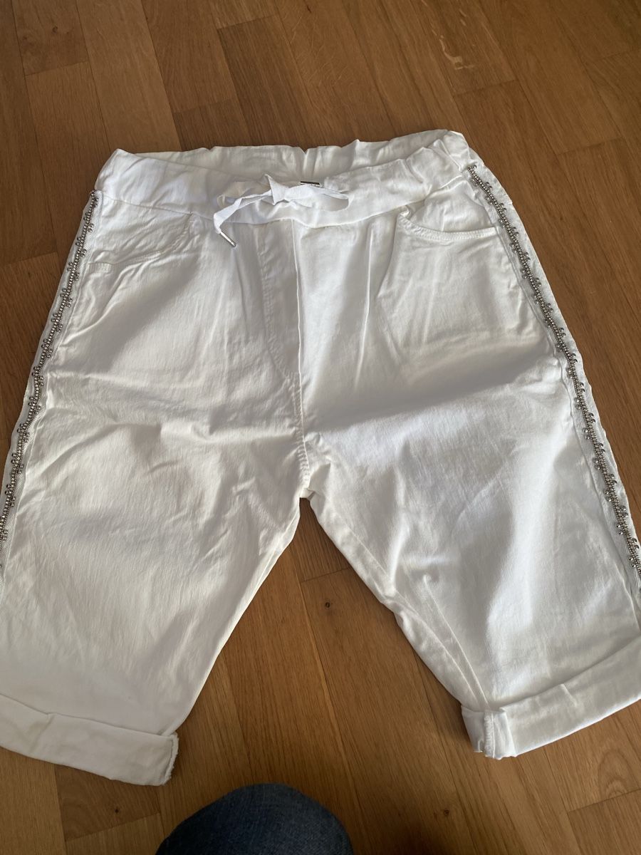 Pantaloni: Shorts Grösse 36 Weiss mit Strass Steinen – Nuovo (secondo la descrizione) da Uetikon am See venduto da lexus2008