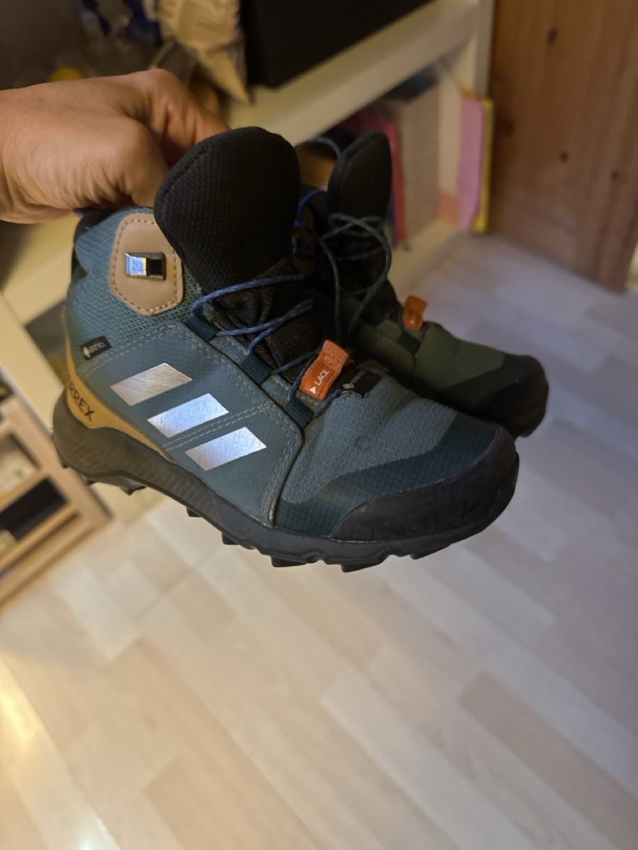 Adidas Scarpe per ragazzi: Adidas Wanderschuhe Terrex Gore-Tex Grösse 29 – Usato da Haldenstein venduto da ann_5ngk