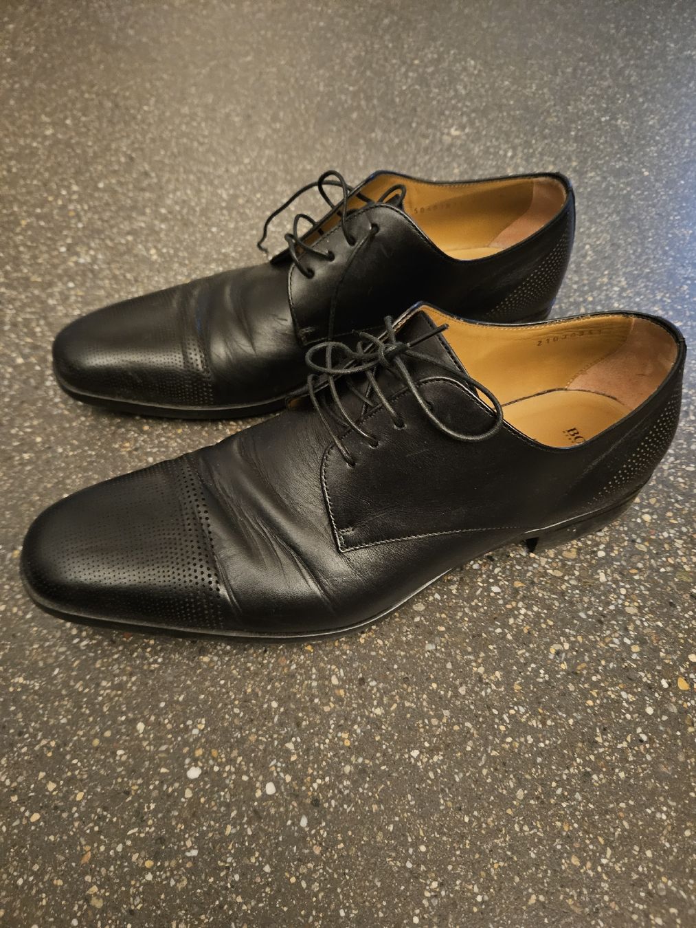 Hugo Boss Herrenschuhe: Herren Halbschuhe Leder schwarz BOSS – Neu (gemäss Beschreibung) aus Ormalingen von nomolnoi 1