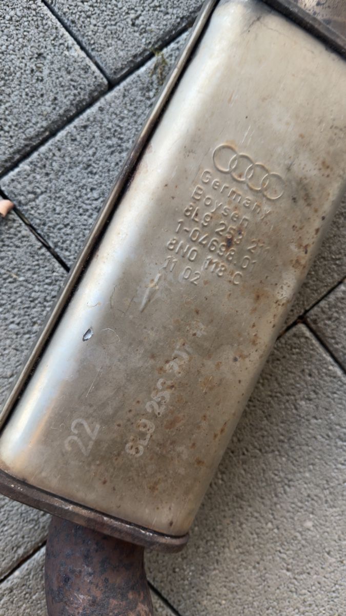 Audi Sistemi di scarico: Audi S3 8L Originalauspuff – Usato da Wolfwil venduto da Rolex1 3