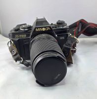 Minolta X-700 Analoge Spiegelreflexkamera mit Sigma Zoom