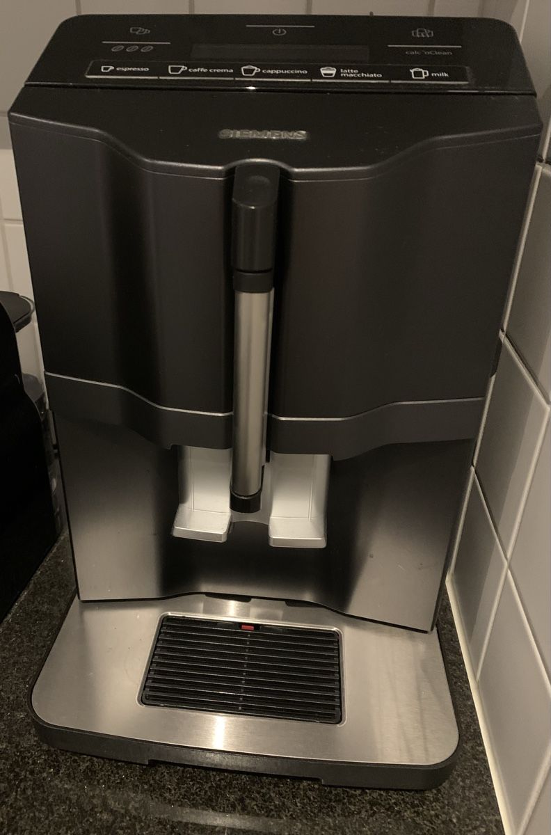 Siemens Macchine per caffè & Macchine per espresso: Machine à café Siemens EQ.5 – Nuovo (secondo la descrizione) da Biel/Bienne venduto da maimun2 1