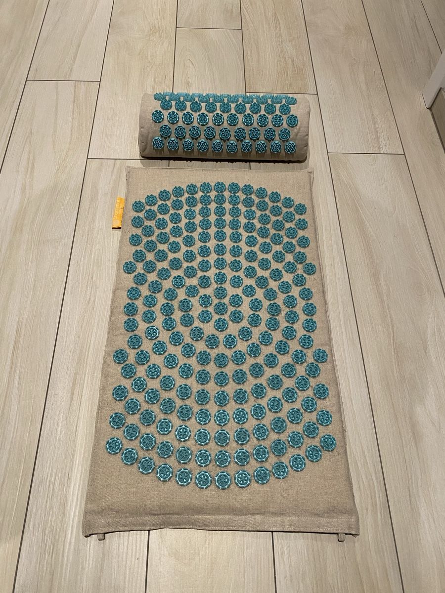 Massagegeräte: Tapis d’acupression + oreiller  – Neu (gemäss Beschreibung) aus Sévaz von kil_k6dy