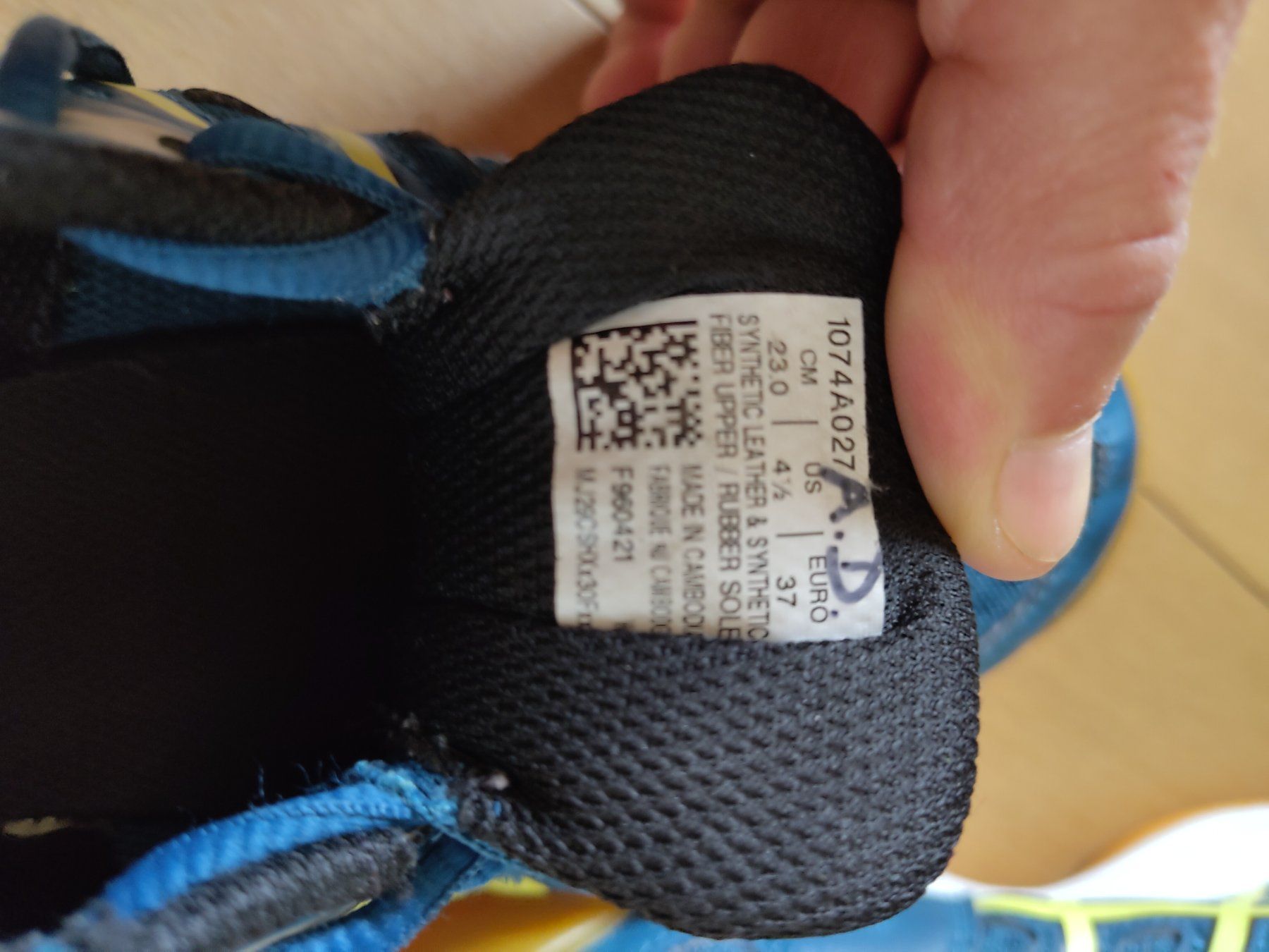 Asics Scarpe per ragazzi: Asics Kinderhallenschuhe Gr. 37 – Usato da Dornach venduto da Chrigus73 2