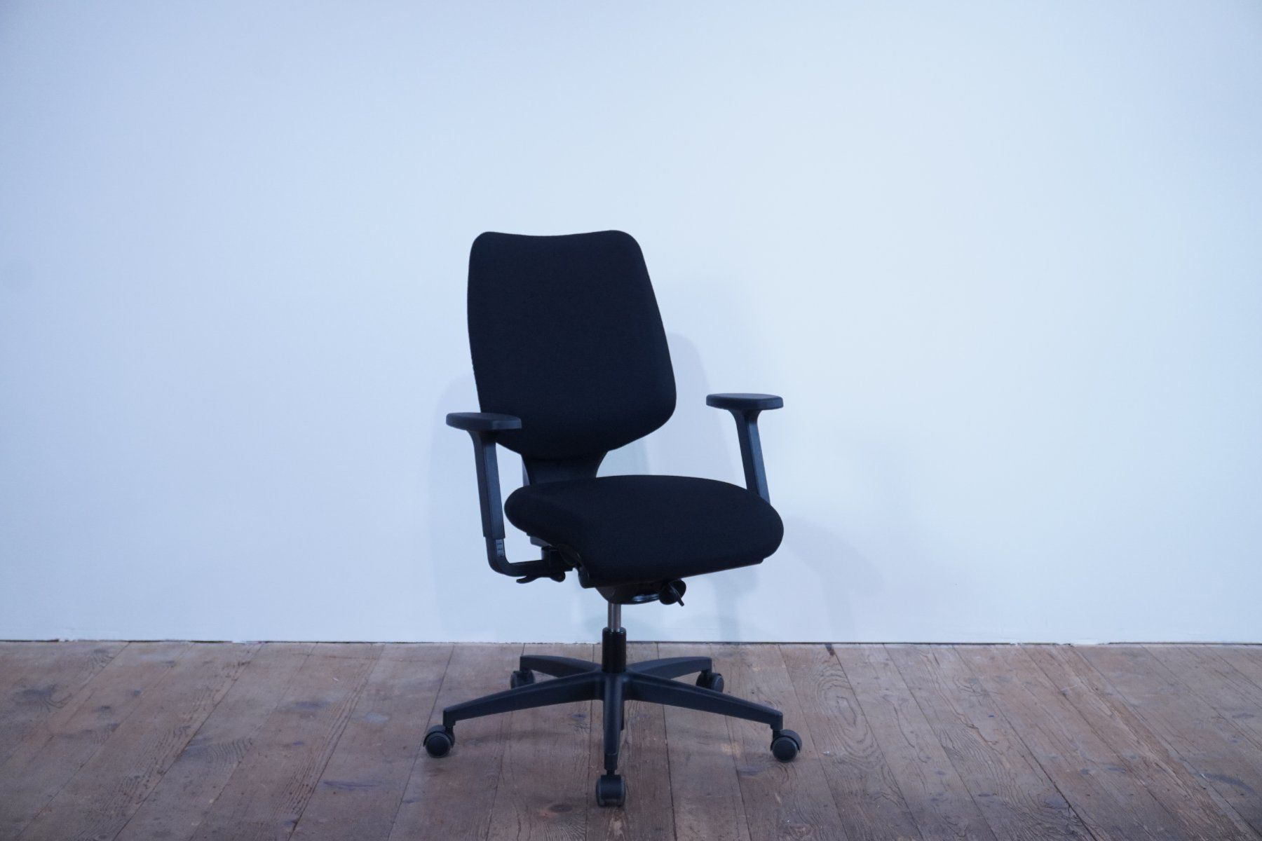 Giroflex Sedie: Giroflex Bürostuhl Modell 545 Stoff schwarz – Usato da Bad Zurzach venduto da QLASSIQ