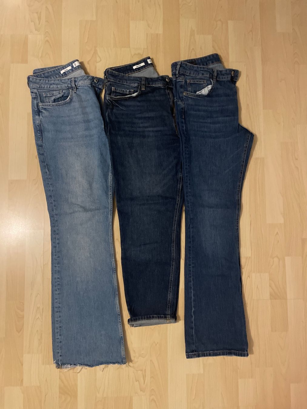 Jeans: 2x Mango 1x Zara Jeans Gr.42 – D'occasion à Obfelden par 3zwerge