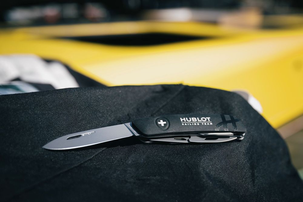 Couteau Swiza « Alan Roura x Hublot Sailing Team » dédicacé 4