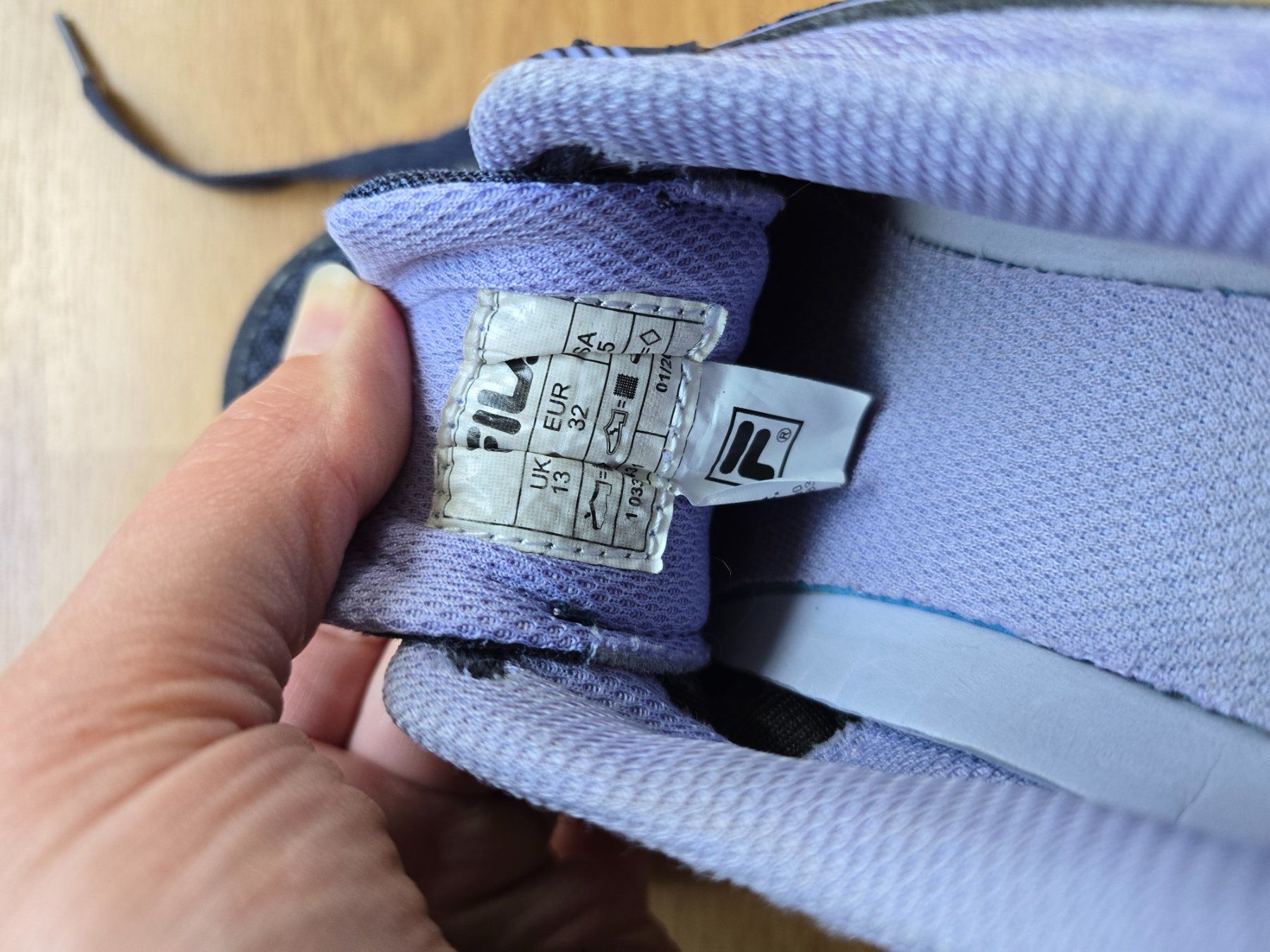 Fila Scarpe per ragazze: Turnschuhe Fila Gr. 32 – Usato da Büttikon AG venduto da Amineah 3