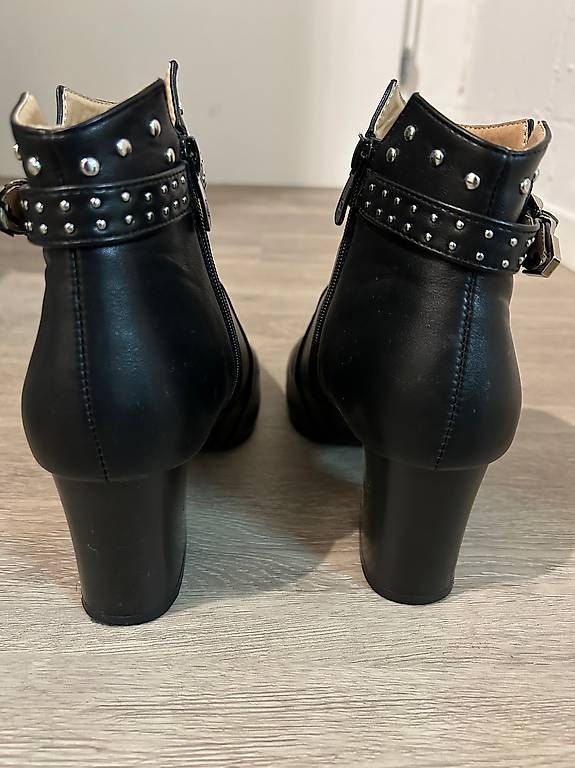 Chaussures femmes: Stiefeletten  – D'occasion à Schwerzenbach par nic_zt5r 3