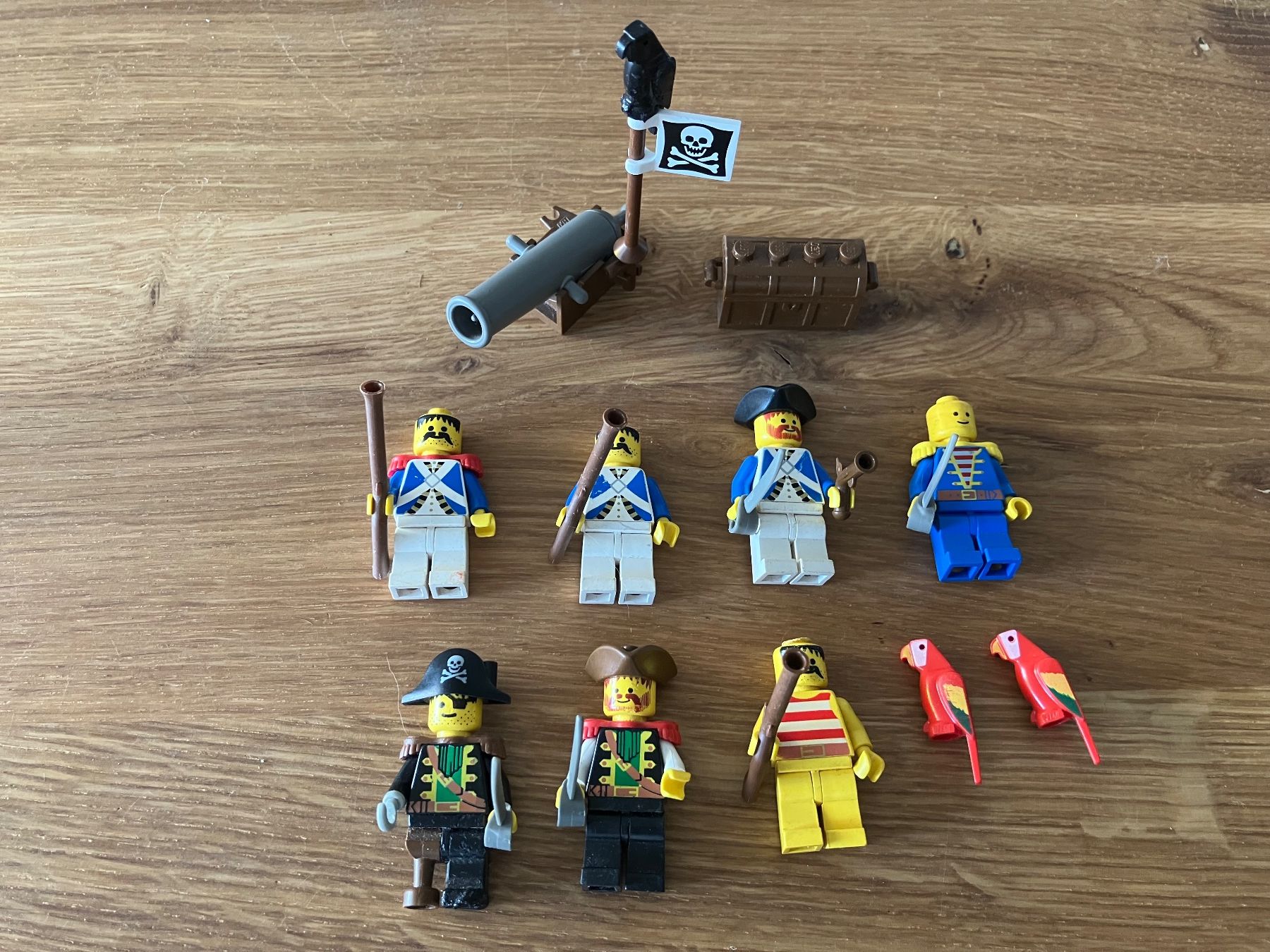 Lego Kit di costruzioni: Lego castle kingdom minifigures pirates – Usato da Châtel-St-Denis venduto da Lestresorsdugrenier