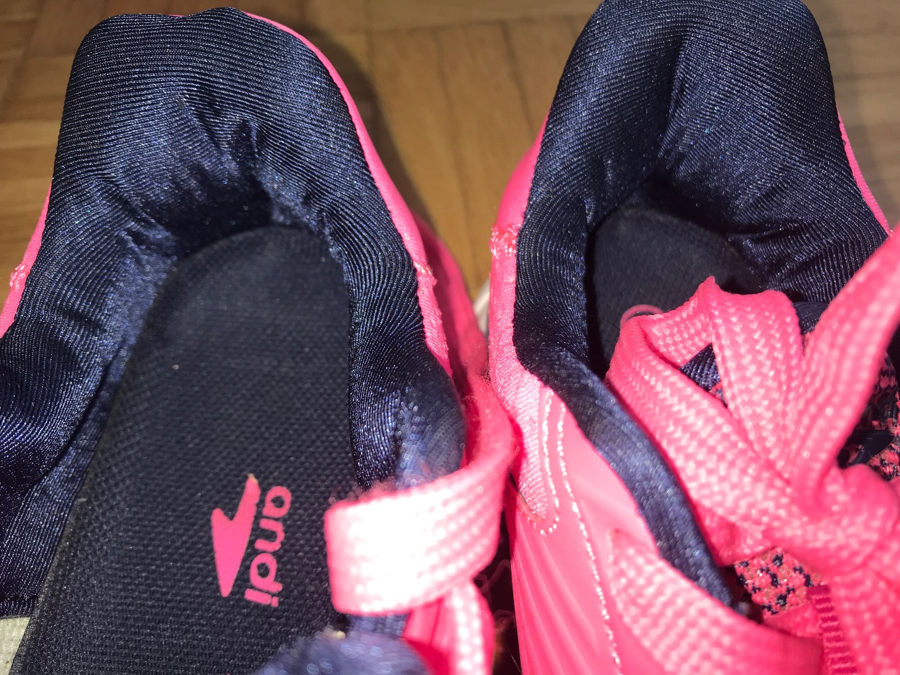 Scarpe per ragazze: Turnschuhe Grösse 33 neon rosa – Usato da Emmenbrücke venduto da Hathor123 9