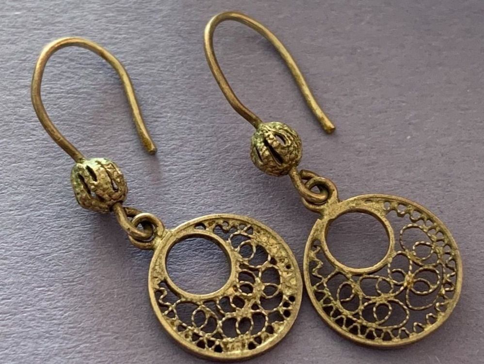 Ohrringe & -stecker: Ohrringe golden filigran rund – Gebraucht aus Dittingen von Bijoubelle 1