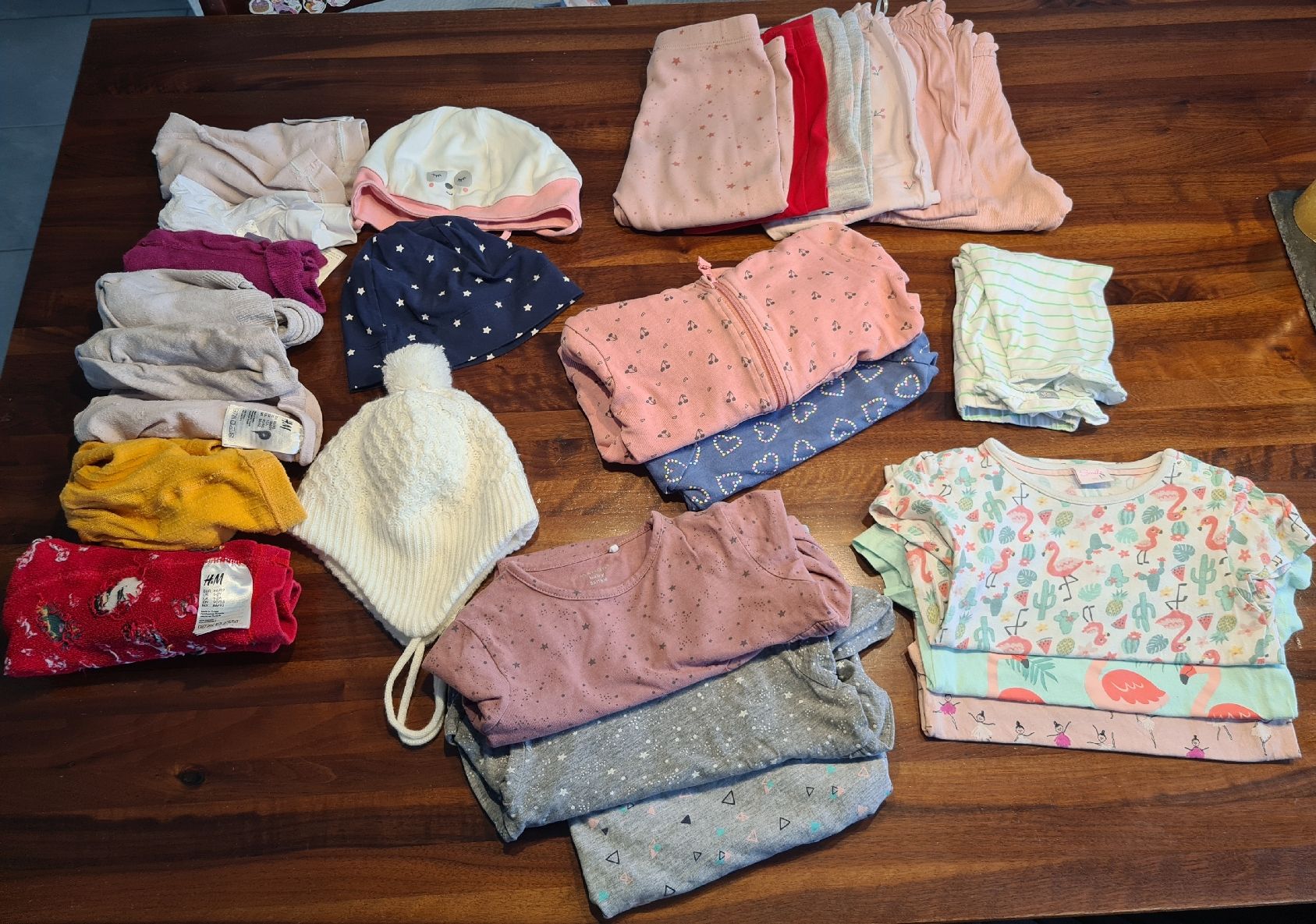 Lotti & Set di vestiti: Grosses Mädchen Kleider Set Grösse 86 – Usato da Thun venduto da PiC