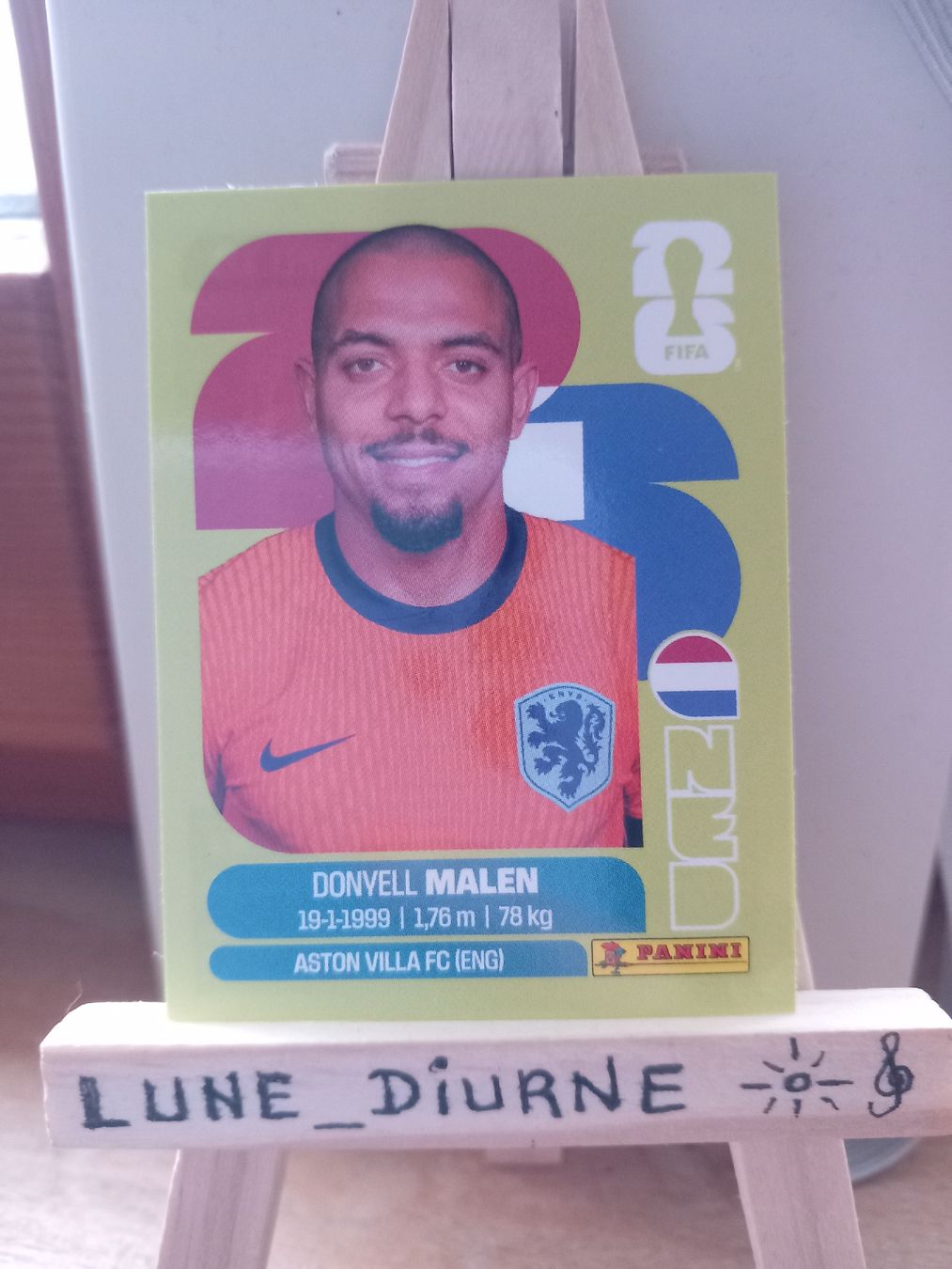 Panini Carte collezionabili: Carte Panini 2026 - Donyell Malen NED18 – Usato da Salavaux venduto da Lune_Diurne