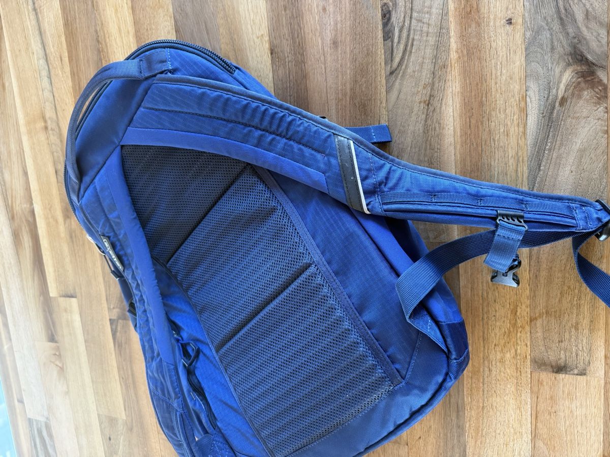 Ogio Zaini: OGIO Rucksack blau – Usato da Wettingen venduto da VF1993 8