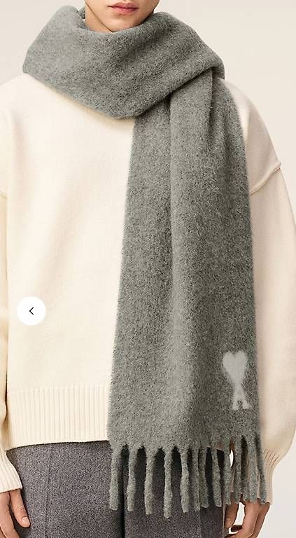 Foulard & Sciarpe: Schal von Ami Paris – Nuovo (secondo la descrizione) da Stetten SH venduto da Coco056