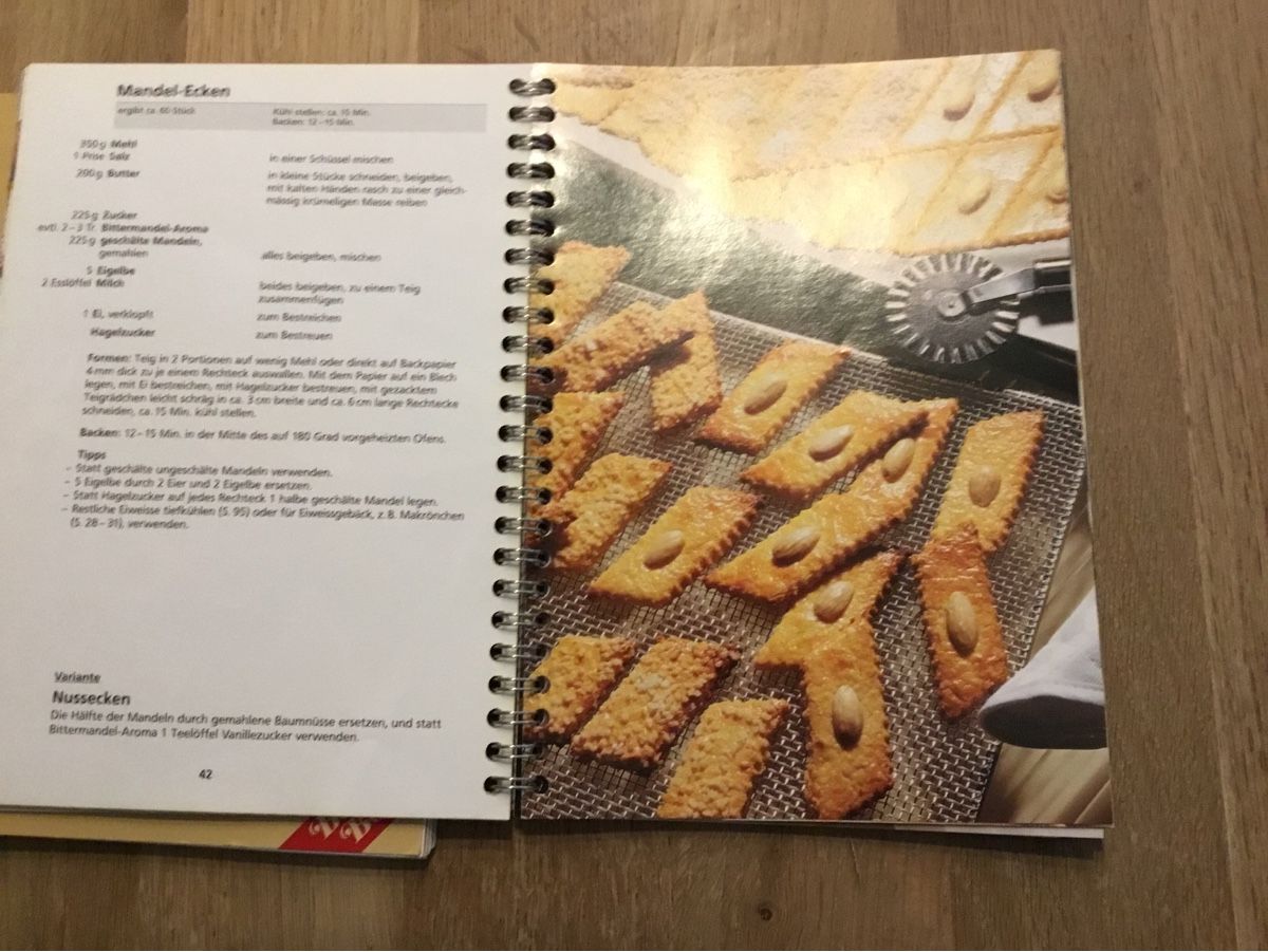 Libri: 2 Betty Bossi Guetzle Bücher – Usato da Triesen venduto da Trisuna 4