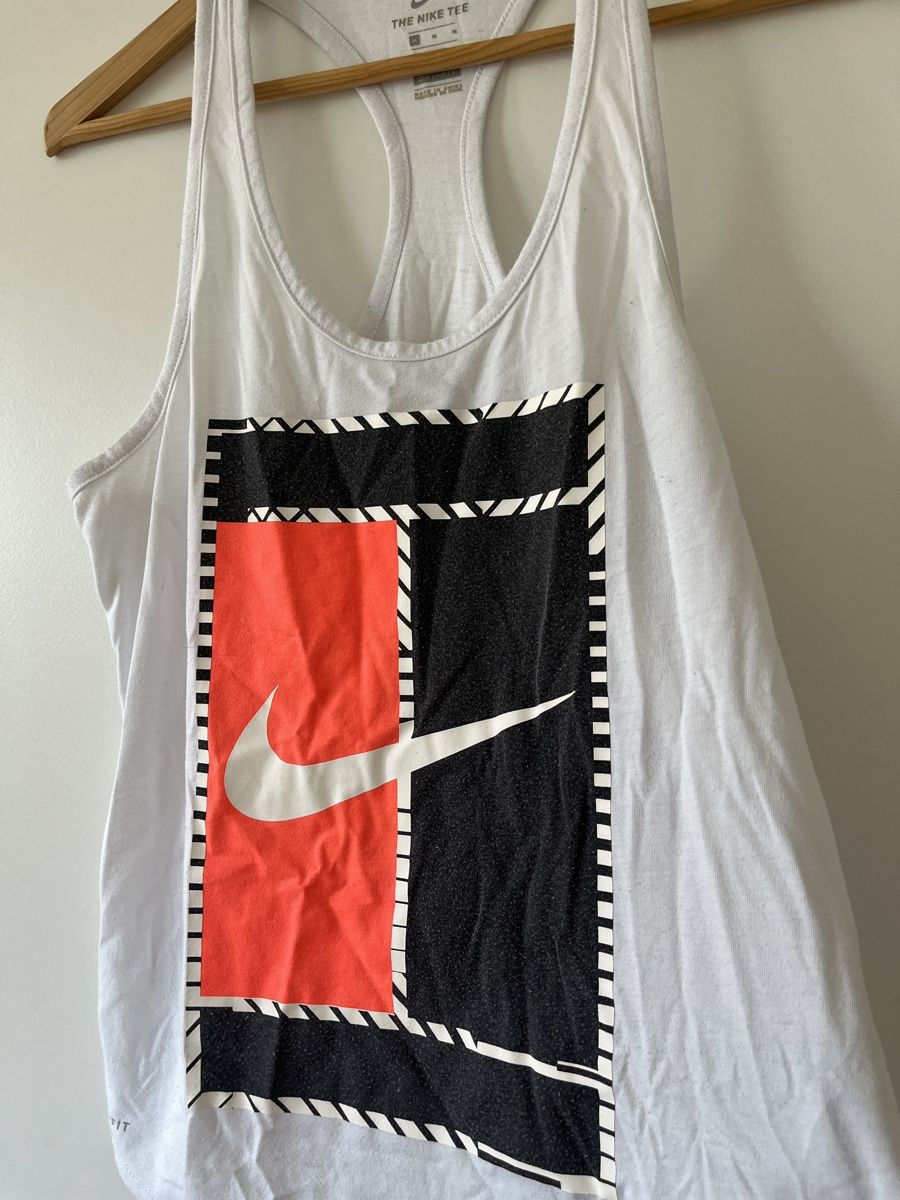 Nike Top: Nike Tank-Top – Usato da Allschwil venduto da MaloseS08 1