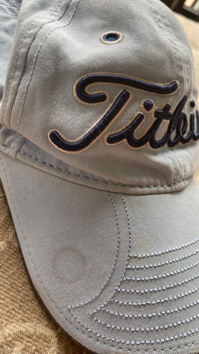 Jacken & Mäntel: Titleist Junior Cap  – Gebraucht aus Davos Platz von Infinity795 1