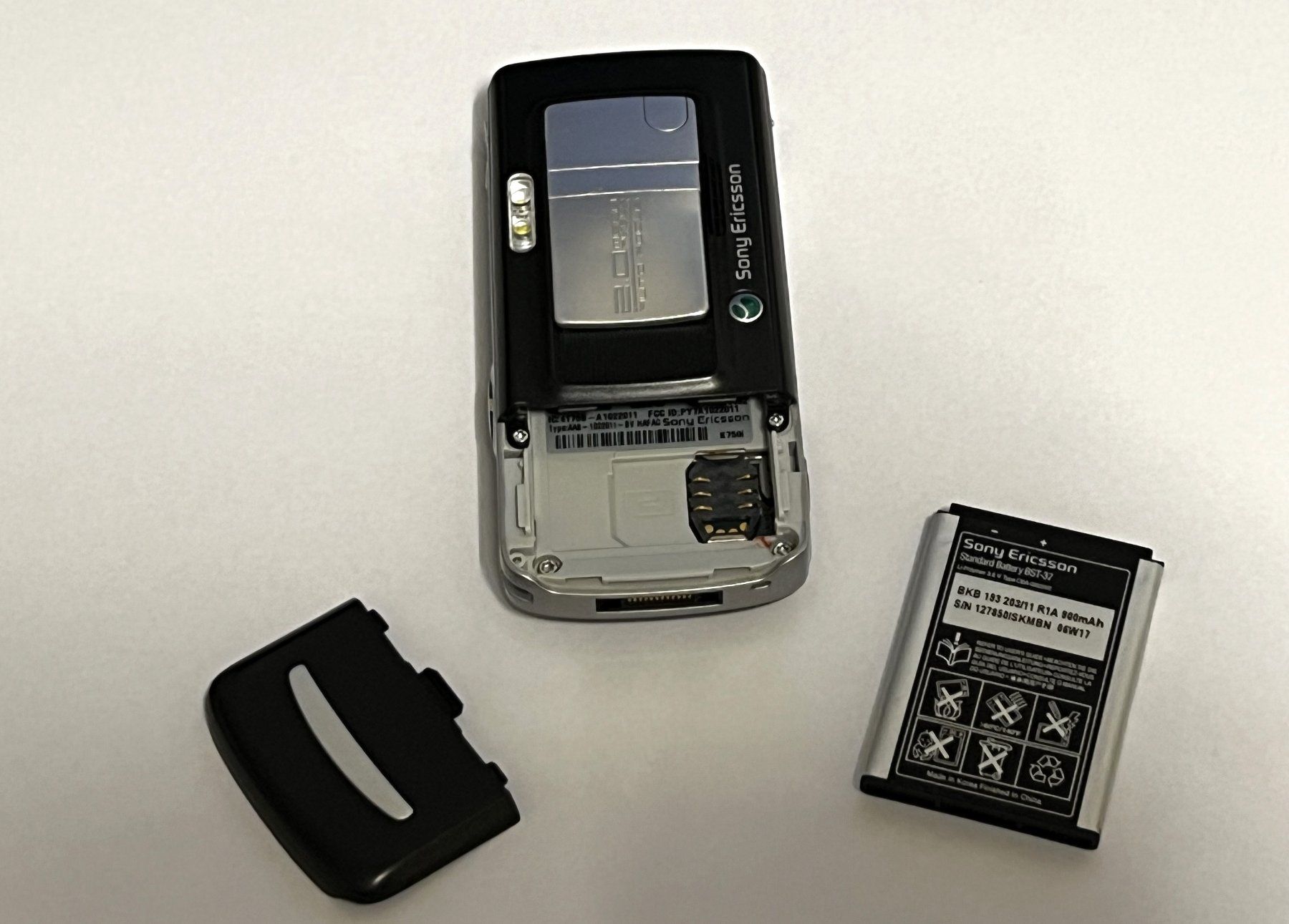Ericsson Telefoni cellulari / Smartphones: Sony Ericsson K750i – Usato da Delemont venduto da Nova-Goods 5