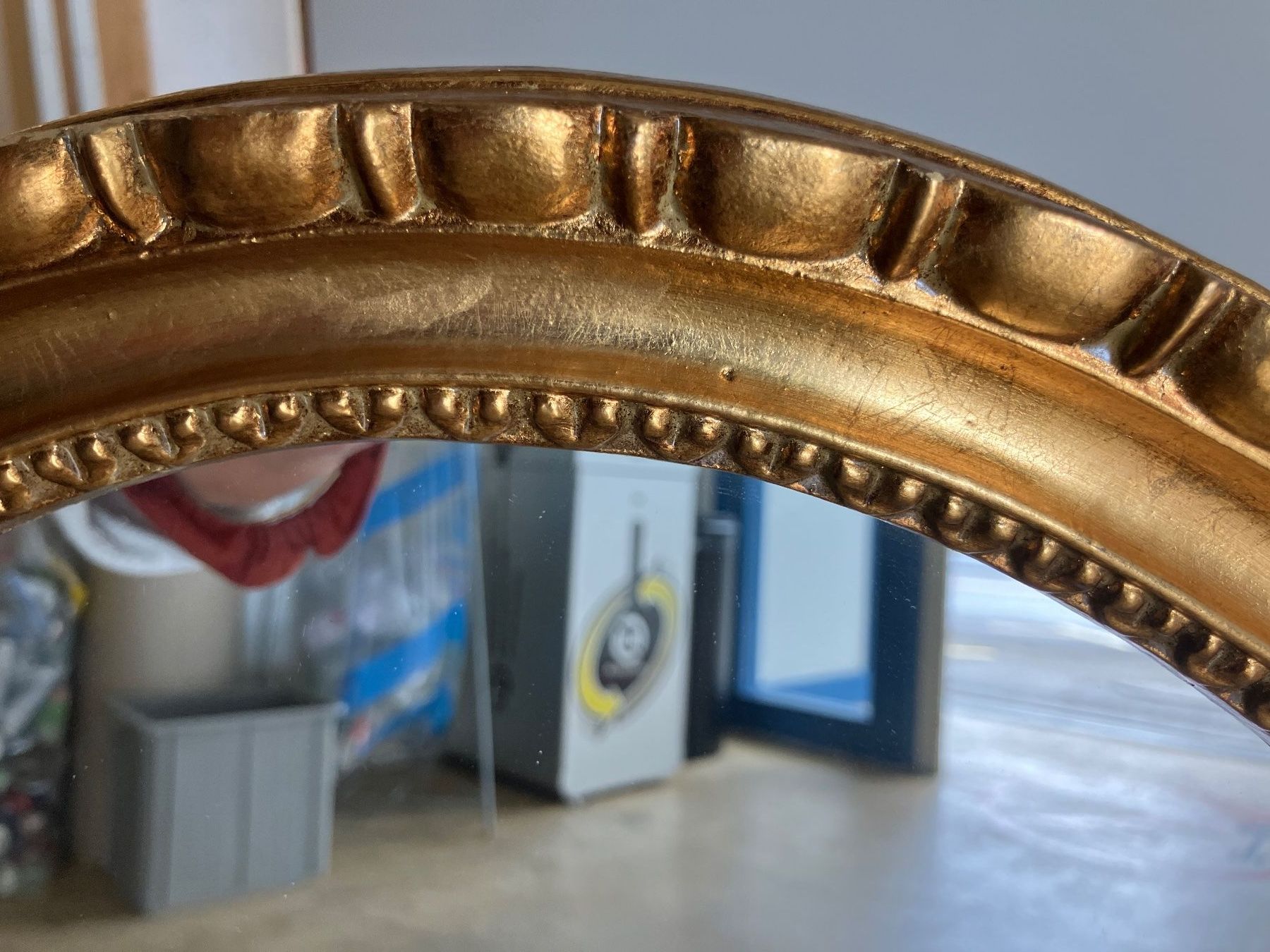 Specchi: Antiker Spiegel mit Goldrahmen, Oval – Usato da Dübendorf venduto da sdbu-frappant 1