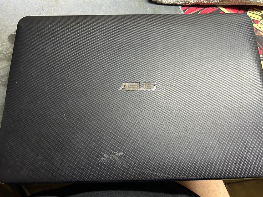 Schermo LCD 15,6 Pollici Per ASUS F554L - Ricambio WXGA 1366x768, Connettore 40 Pin Basso A Destra