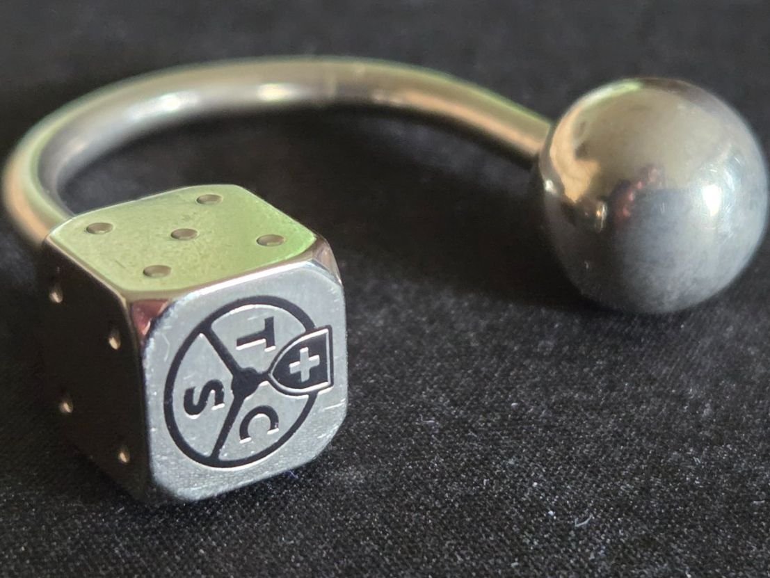 Portachiavi: Porte-clés T.C.S en forme de dé, article de collection – Nuovo (secondo la descrizione) da Neuchâtel venduto da golden02