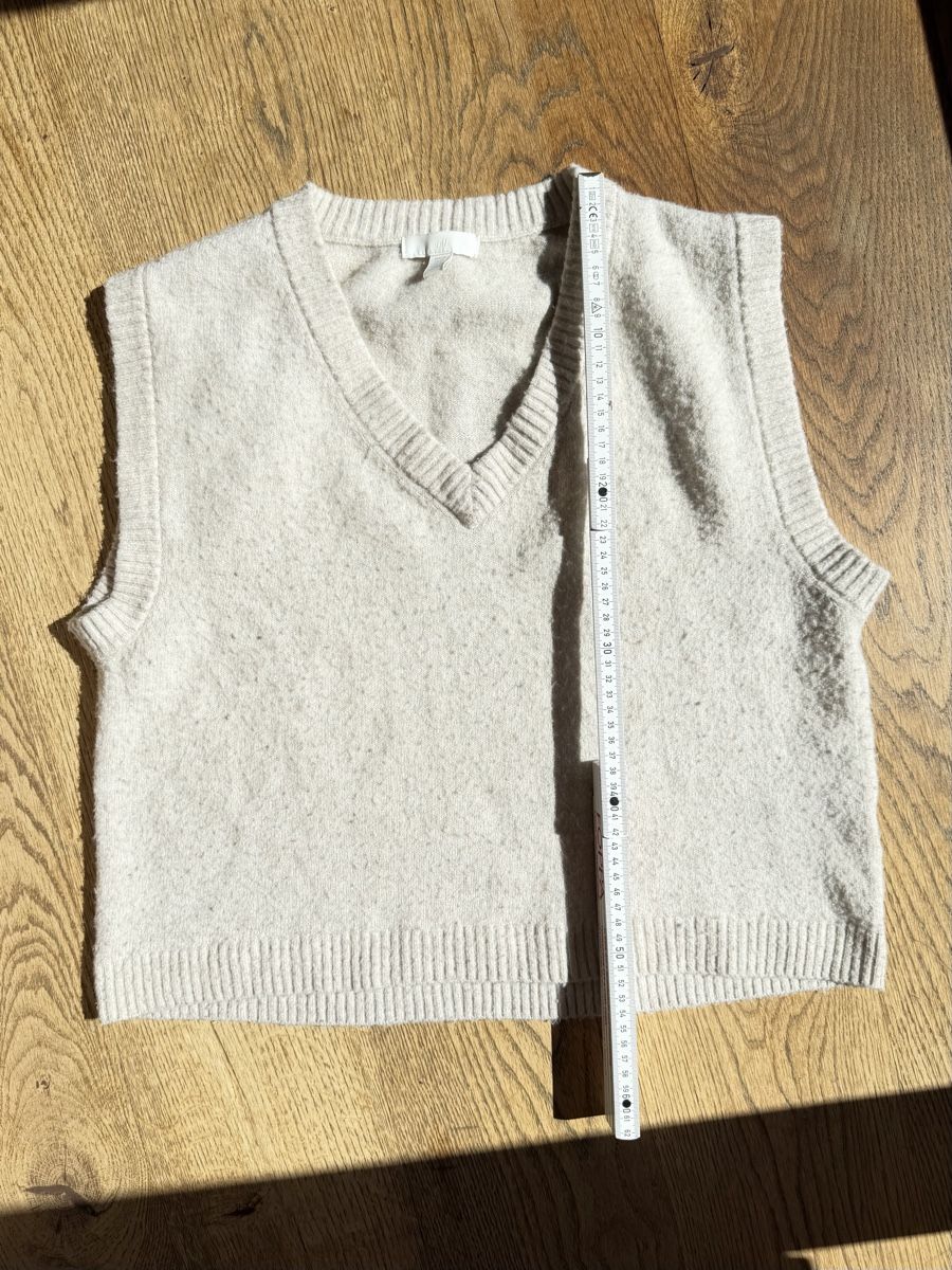 H&M Gilets & Westen: H&M Strick Weste Beige V-Ausschnitt | XS – Gebraucht aus Samedan von K7kgh 3