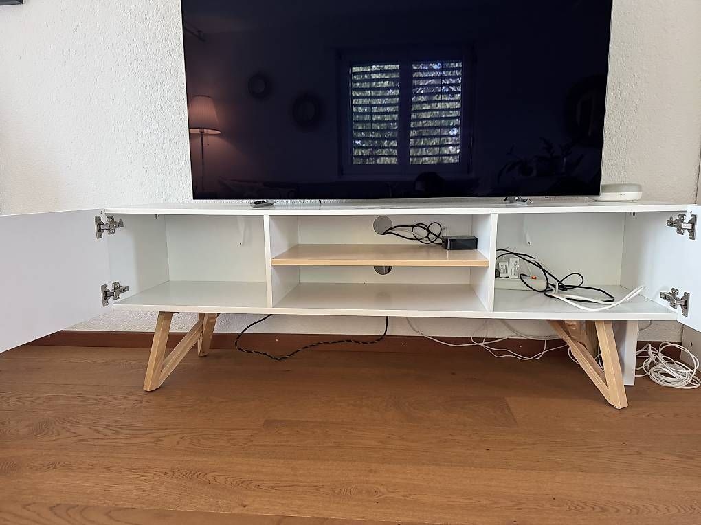 Mobili TV: TV Möbel weiss/holzig – Usato da Eglisau venduto da sorayaliisa 1