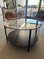 Table basse ronde IKEA VITTSJÖ – verre et métal noir 