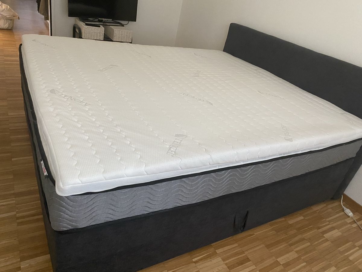 Armadi: Kleiderschrank mit Bett und Nachttisch – Usato da Dättwil AG venduto da borabora13 3