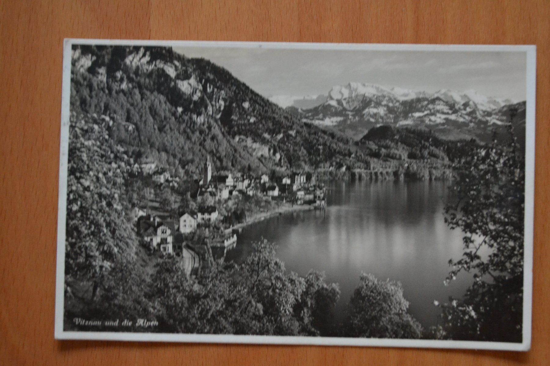 Cartoline postali: AK Vitznau und die Alpen – Usato da Beinwil am See venduto da kajak55