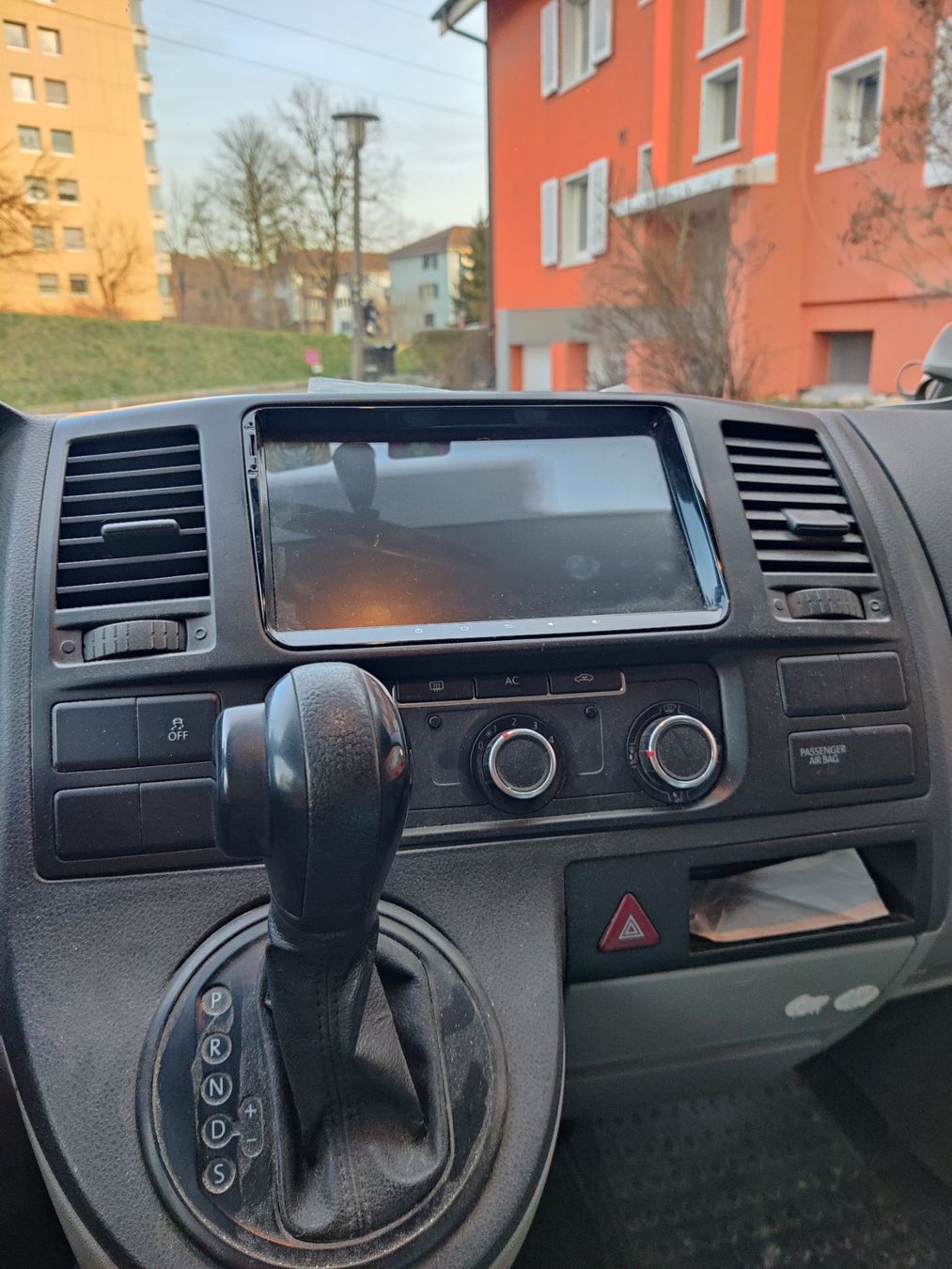 VW Veicoli commerciali: VW T5 Automat mit Klima – Usato da Basel venduto da lau5 3