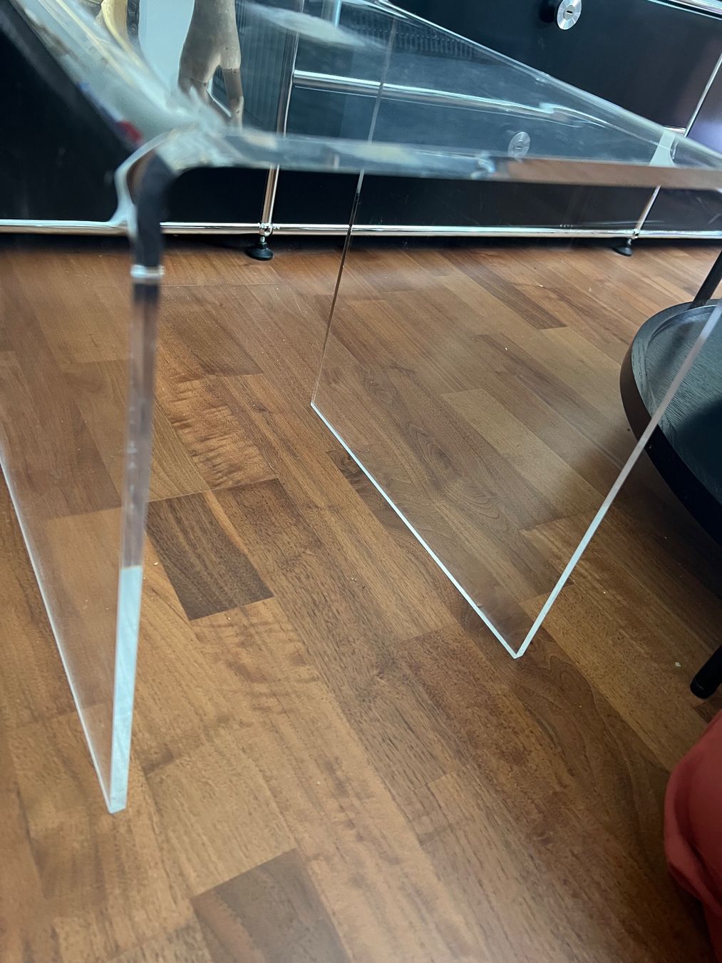 Tavoli: Acryl Plexiglas Beistelltisch Vintage – Usato da Jona venduto da Sariksa 4