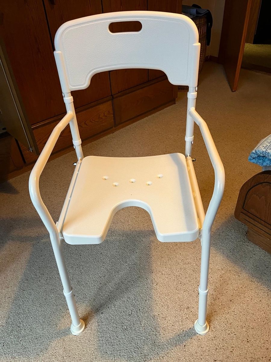 Chaises: Duschstuhl – D'occasion à Altnau par sim_9fvg