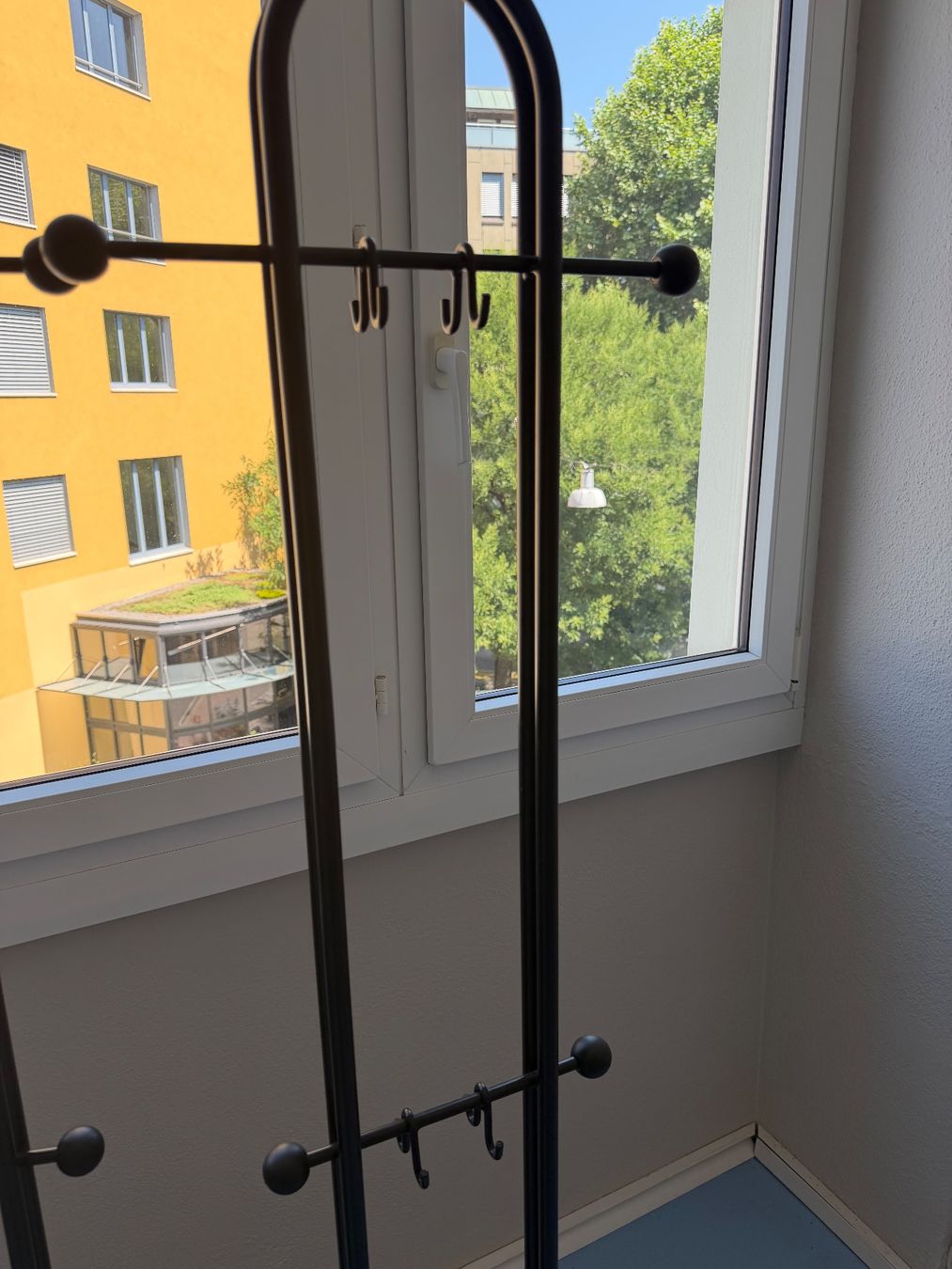 Garderobe: 3 Garderobenständer – Gebraucht aus Zürich von mar_hs6l 2
