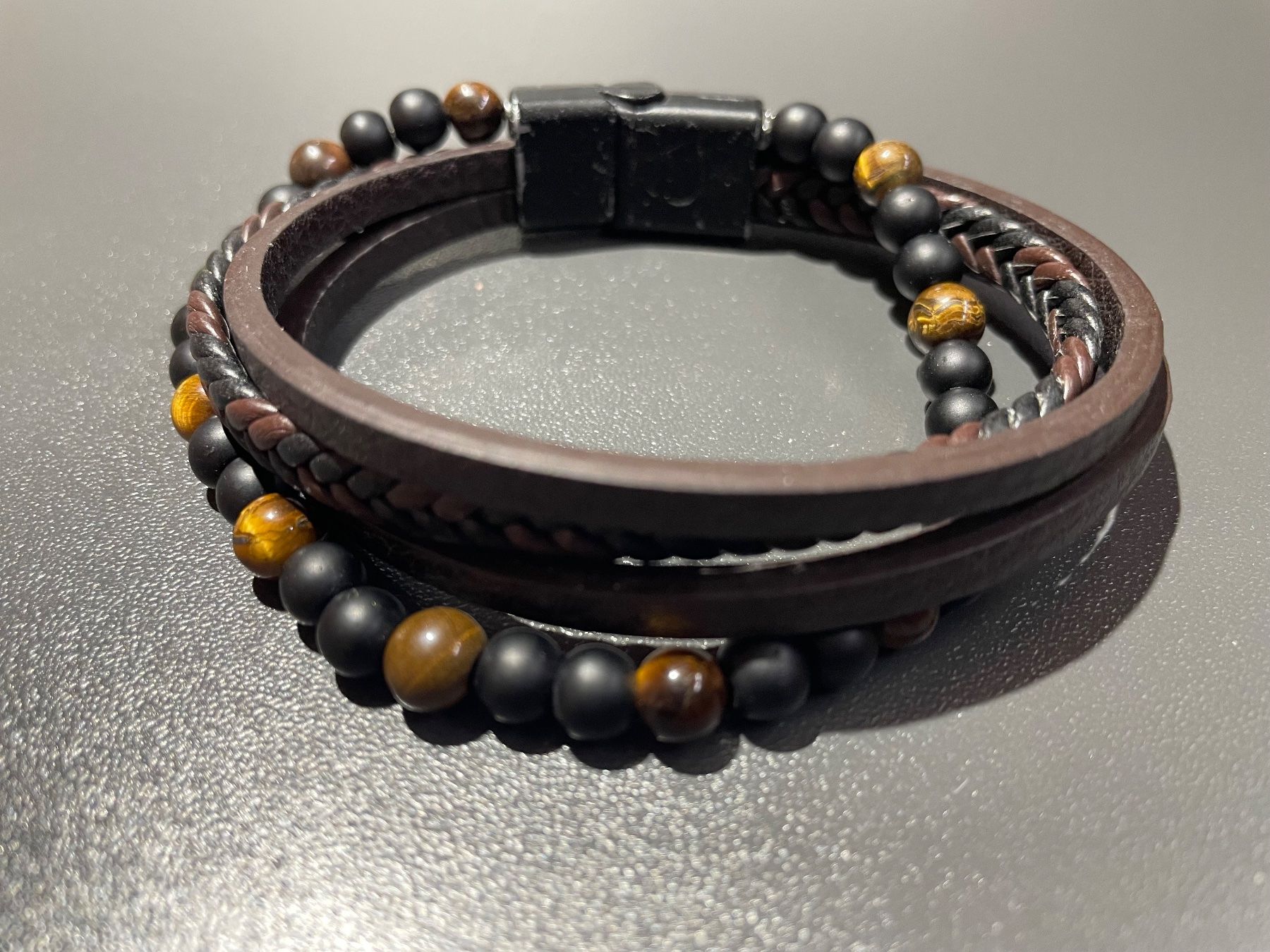 Bracciali & Braccialetti: Bracelet cuir et perles unisex – Usato da Chamoson venduto da daleva0204