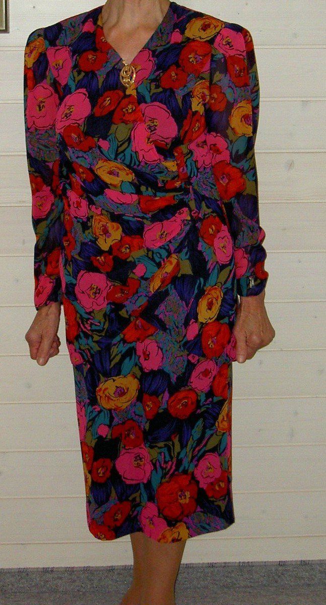 Robes: Kleid zweiteilig - Blumenmuster - antik – D'occasion à Unterterzen par bac_287t