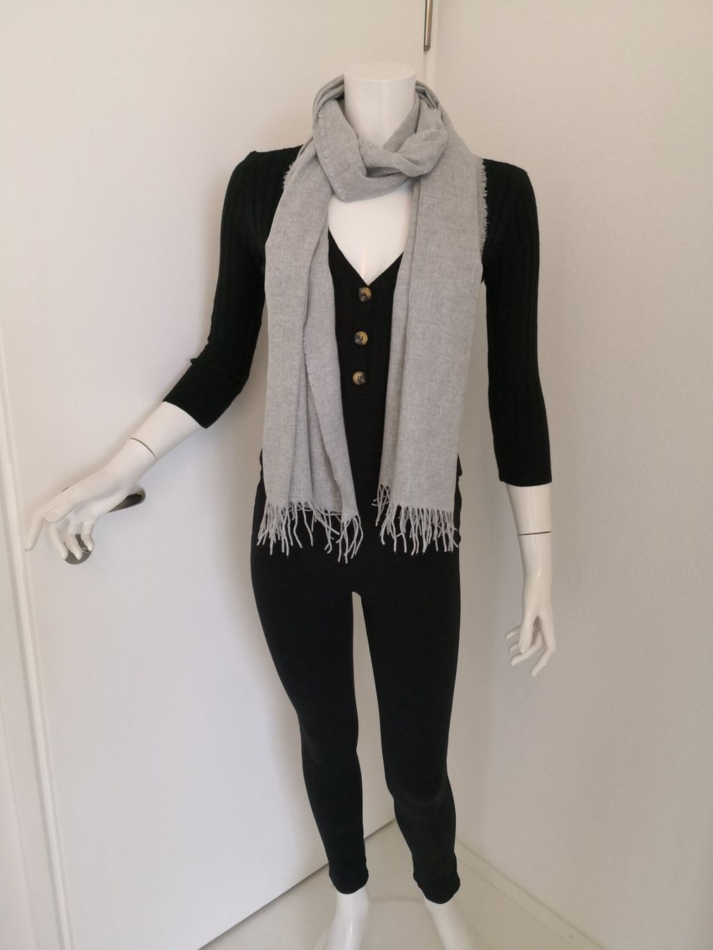 Foulard & Sciarpe: 🤩SCHAL HELLGRAU – Usato da Olten venduto da Naja-Twins-Twins 5