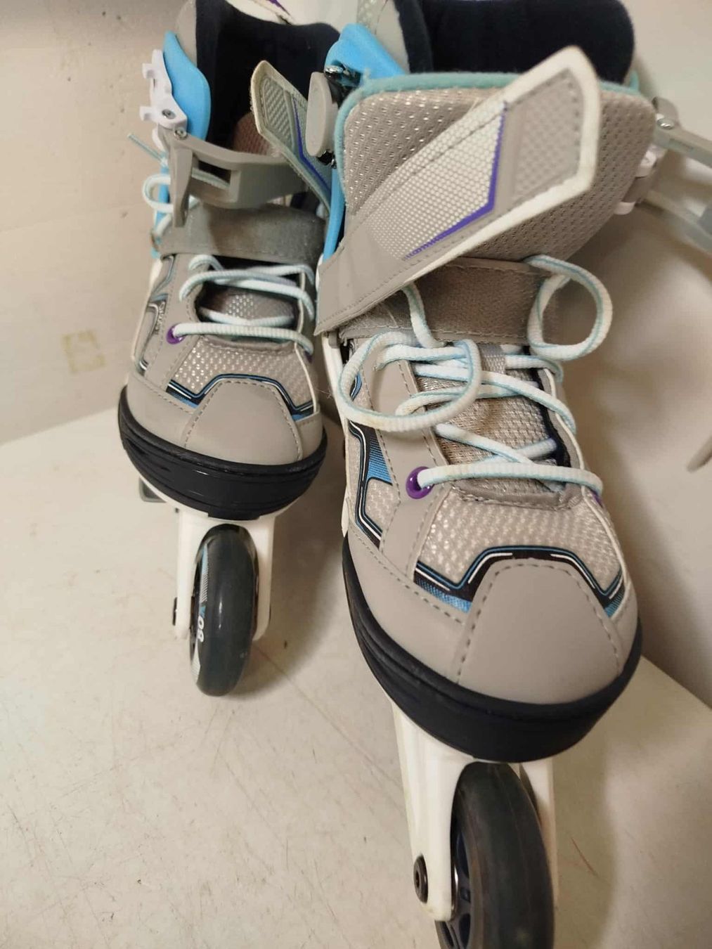 Pattini in linea & Pattini a rotelle: Patins à roulettes Oxelo – Usato da La Chaux-de-Fonds venduto da Emmaus2300CDF